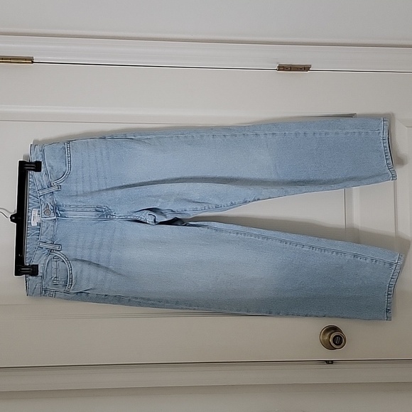 Forever 21 Size 28 Light Wash Straight Leg Denim Blue Jeans, Gently Used Cond. - Picture 9 of 12